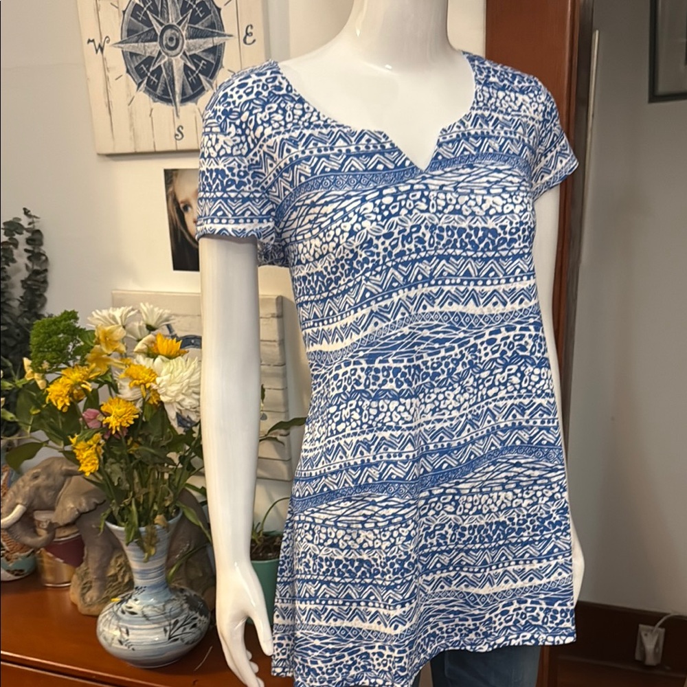 NWT northern reflections size small Blue and White Patterned Women's Top